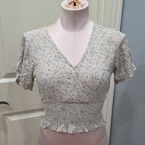 Paper Crane‎ Gray Flutter Sleeve Smocked Blouse